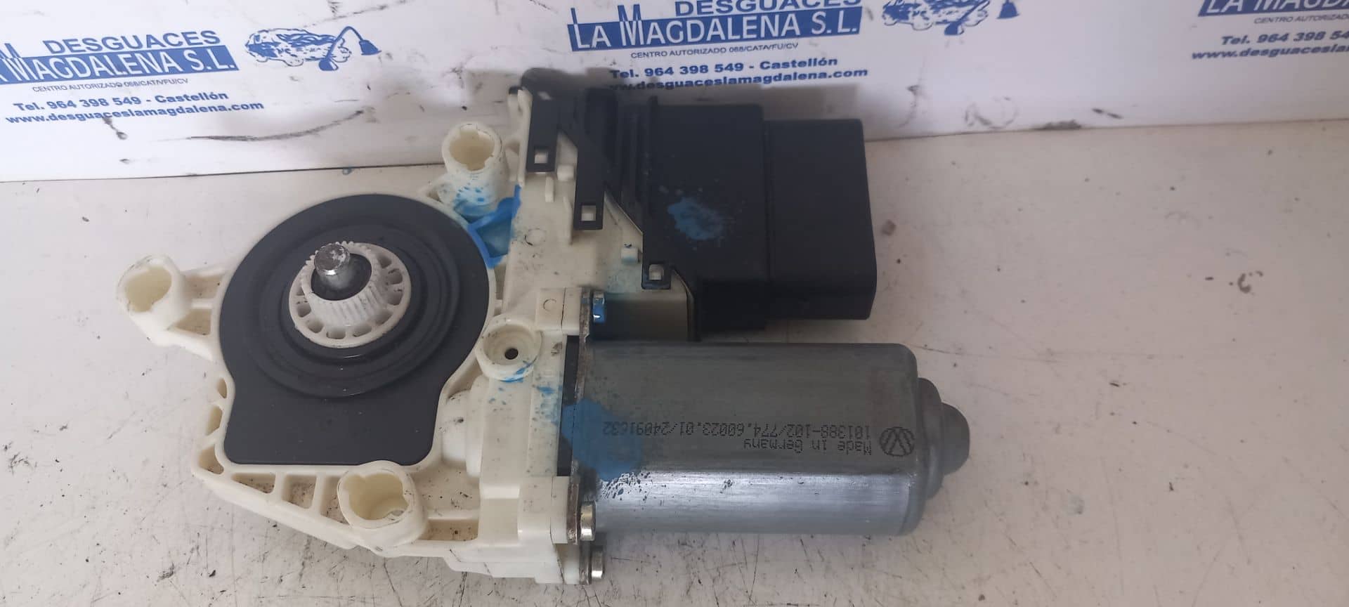 MOTOR ELEVALUNAS TRASERO DERECHO